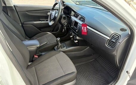 KIA Rio IV, 2018 год, 1 050 000 рублей, 4 фотография