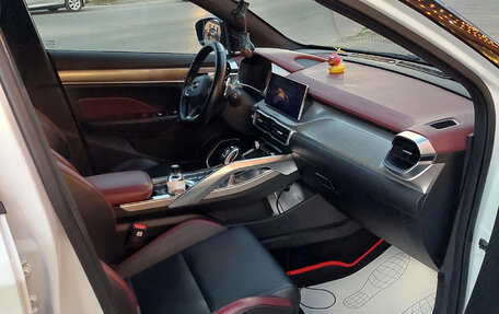 Geely Coolray I, 2019 год, 1 550 000 рублей, 6 фотография