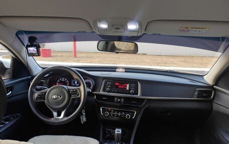 KIA Optima IV, 2017 год, 1 350 000 рублей, 8 фотография