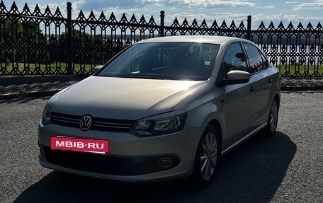 Volkswagen Polo VI (EU Market), 2010 год, 675 000 рублей, 4 фотография