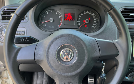 Volkswagen Polo VI (EU Market), 2010 год, 675 000 рублей, 18 фотография
