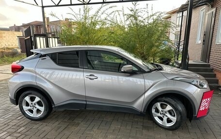 Toyota C-HR I рестайлинг, 2018 год, 2 190 000 рублей, 2 фотография