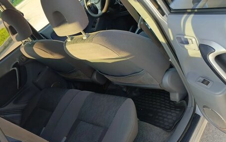 Toyota RAV4, 2003 год, 595 000 рублей, 10 фотография