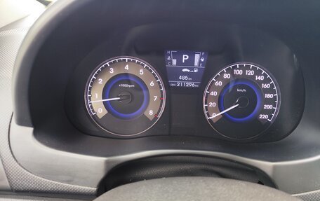 Hyundai Solaris II рестайлинг, 2011 год, 600 000 рублей, 10 фотография