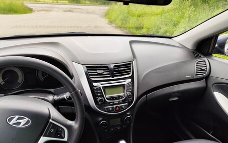 Hyundai Solaris II рестайлинг, 2011 год, 600 000 рублей, 9 фотография