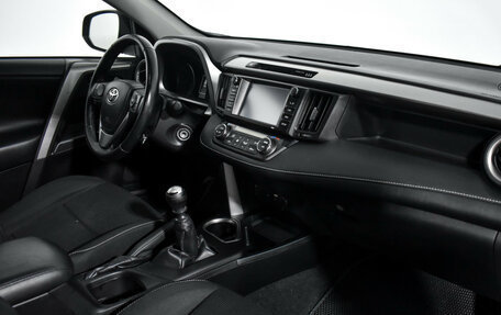 Toyota RAV4, 2017 год, 2 349 000 рублей, 14 фотография