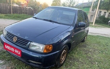 Volkswagen Polo III рестайлинг, 1999 год, 135 000 рублей, 1 фотография