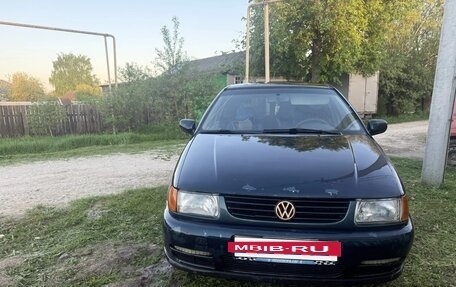 Volkswagen Polo III рестайлинг, 1999 год, 135 000 рублей, 3 фотография