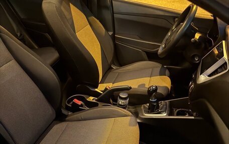 Hyundai Solaris II рестайлинг, 2017 год, 750 000 рублей, 10 фотография