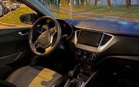 Hyundai Solaris II рестайлинг, 2017 год, 750 000 рублей, 9 фотография