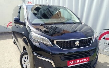 Peugeot Traveller I, 2018 год, 2 599 000 рублей, 4 фотография