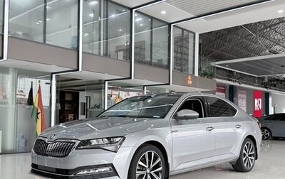 Skoda Superb III рестайлинг, 2022 год, 1 700 000 рублей, 1 фотография