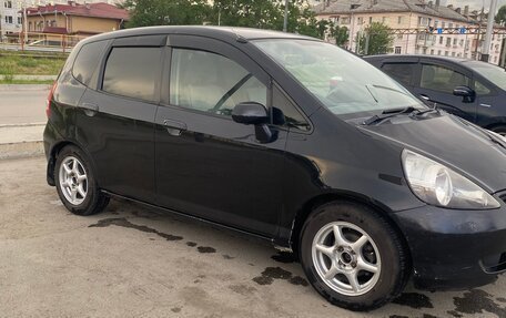 Honda Fit III, 2002 год, 330 000 рублей, 2 фотография
