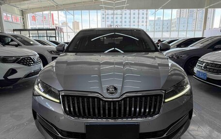 Skoda Superb III рестайлинг, 2022 год, 1 650 000 рублей, 2 фотография