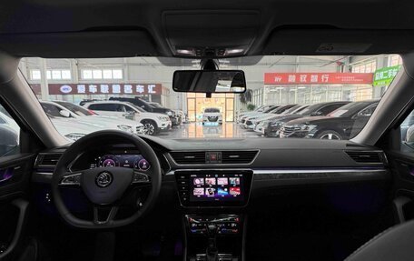 Skoda Superb III рестайлинг, 2022 год, 1 650 000 рублей, 8 фотография