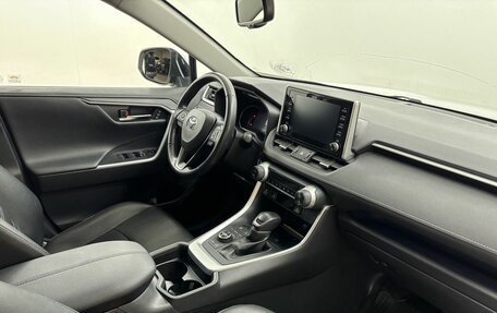 Toyota RAV4, 2020 год, 3 250 000 рублей, 12 фотография
