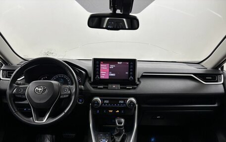 Toyota RAV4, 2020 год, 3 250 000 рублей, 17 фотография