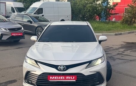 Toyota Camry, 2021 год, 2 995 000 рублей, 10 фотография