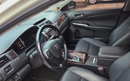Toyota Camry, 2016 год, 2 200 000 рублей, 12 фотография