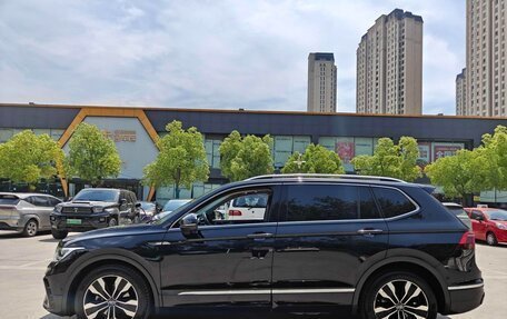 Volkswagen Tiguan II, 2022 год, 2 120 000 рублей, 4 фотография
