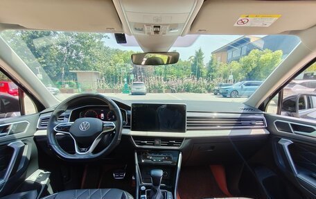 Volkswagen Tiguan II, 2022 год, 2 120 000 рублей, 14 фотография