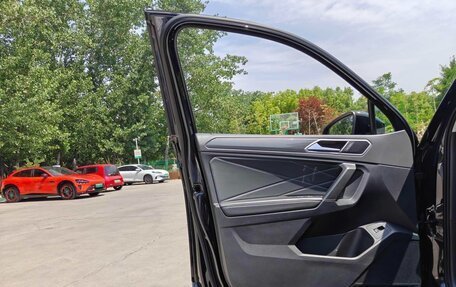 Volkswagen Tiguan II, 2022 год, 2 120 000 рублей, 11 фотография