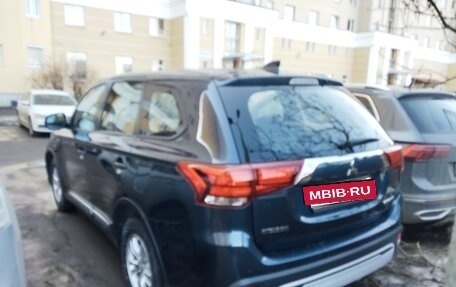 Mitsubishi Outlander III рестайлинг 3, 2019 год, 1 800 000 рублей, 18 фотография