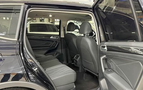 Volkswagen Tiguan II, 2023 год, 2 400 000 рублей, 8 фотография