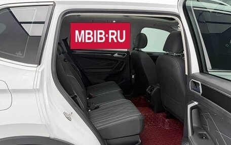 Volkswagen Tiguan II, 2023 год, 2 430 000 рублей, 4 фотография