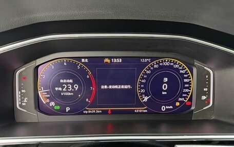 Volkswagen Tiguan II, 2023 год, 2 430 000 рублей, 8 фотография