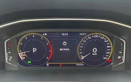 Volkswagen Tiguan II, 2023 год, 2 600 000 рублей, 10 фотография