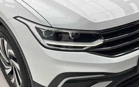 Volkswagen Tiguan II, 2023 год, 2 600 000 рублей, 15 фотография