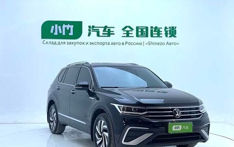 Volkswagen Tiguan II, 2023 год, 2 490 000 рублей, 1 фотография