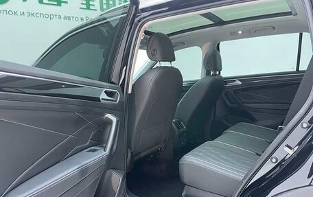Volkswagen Tiguan II, 2023 год, 2 490 000 рублей, 4 фотография