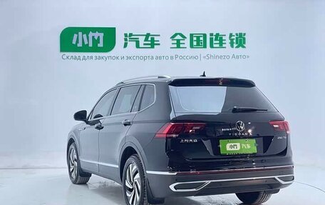 Volkswagen Tiguan II, 2023 год, 2 490 000 рублей, 3 фотография