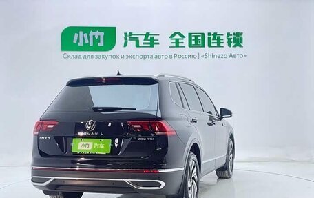 Volkswagen Tiguan II, 2023 год, 2 490 000 рублей, 7 фотография