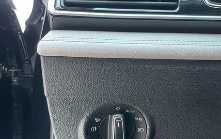 Volkswagen Tiguan II, 2023 год, 2 490 000 рублей, 14 фотография