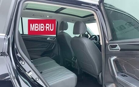 Volkswagen Tiguan II, 2023 год, 2 490 000 рублей, 12 фотография
