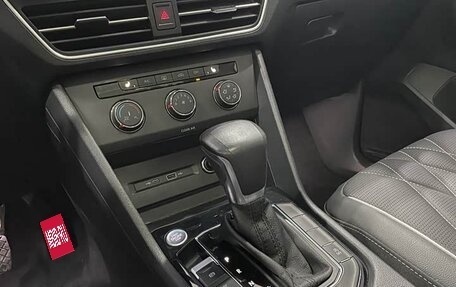 Volkswagen Tiguan II, 2023 год, 2 600 000 рублей, 4 фотография