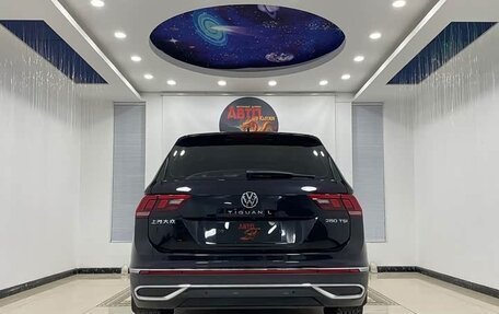 Volkswagen Tiguan II, 2023 год, 2 600 000 рублей, 9 фотография