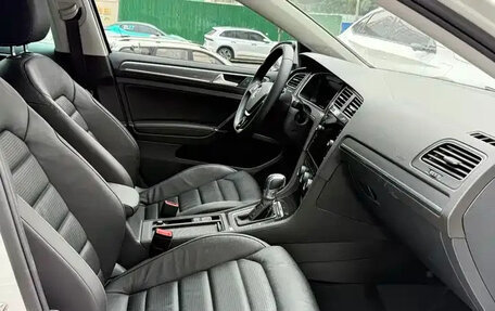 Volkswagen Golf VII, 2018 год, 1 150 010 рублей, 10 фотография