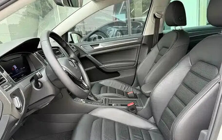 Volkswagen Golf VII, 2018 год, 1 150 010 рублей, 11 фотография
