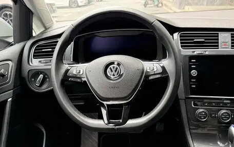 Volkswagen Golf VII, 2018 год, 1 150 010 рублей, 8 фотография