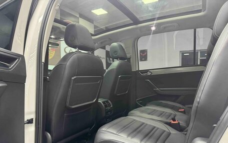 Volkswagen Touran III, 2022 год, 2 330 000 рублей, 7 фотография