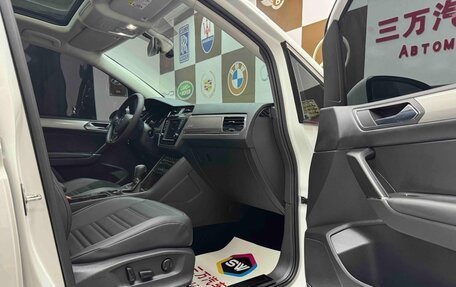 Volkswagen Touran III, 2022 год, 2 330 000 рублей, 9 фотография