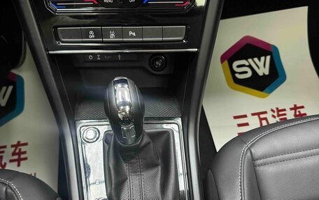 Volkswagen Touran III, 2022 год, 2 330 000 рублей, 21 фотография