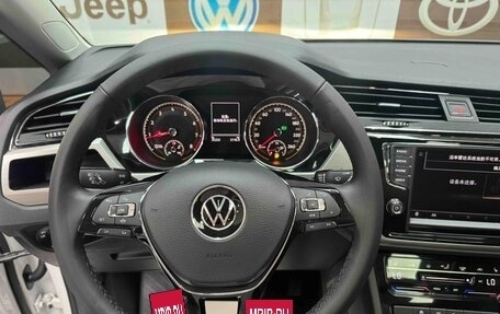 Volkswagen Touran III, 2022 год, 2 330 000 рублей, 18 фотография