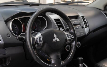 Mitsubishi Outlander III рестайлинг 3, 2007 год, 1 100 000 рублей, 11 фотография