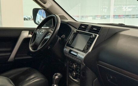 Toyota Land Cruiser Prado 150 рестайлинг 2, 2020 год, 5 487 000 рублей, 9 фотография