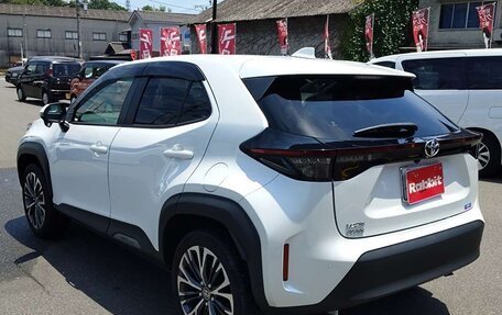 Toyota Yaris Cross, 2023 год, 1 500 000 рублей, 4 фотография